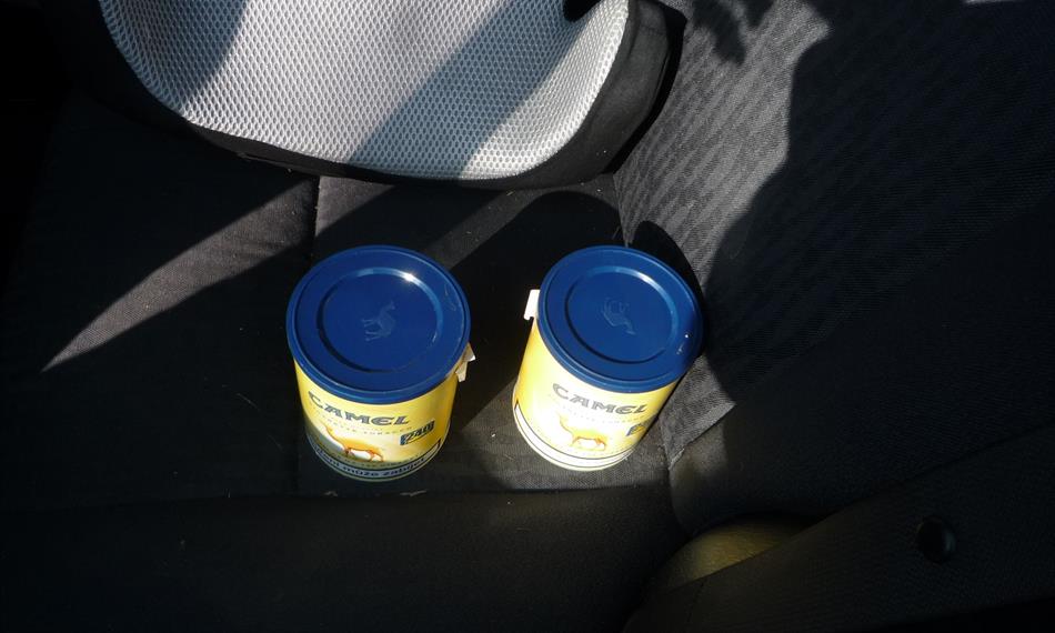 2015-3-23-129v jedné z plechovek byla marihuana.jpg